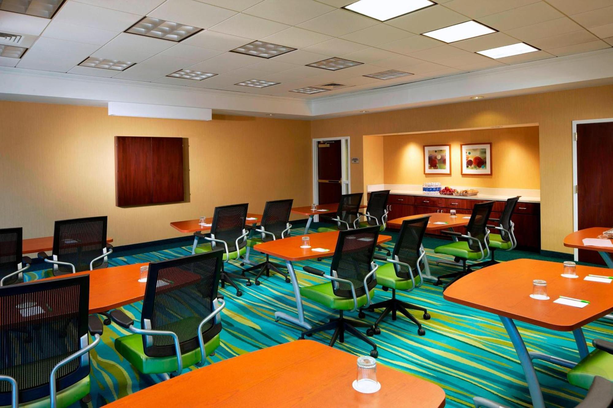 Springhill Suites By Marriott Newark International Airport Exterior photo